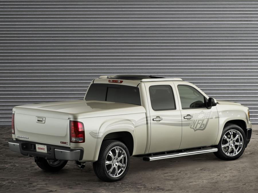  GMC Sierra NFL Crew Cab Concept 2006 года  (фото 3 из 3)